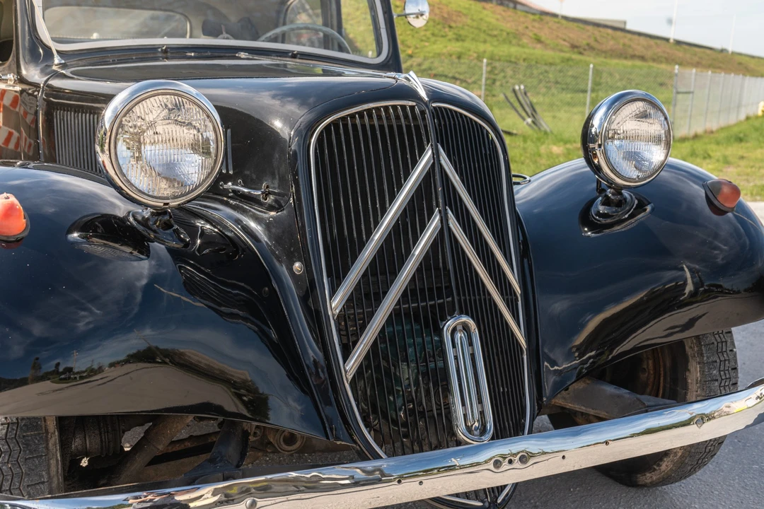 1956 Citroen Traction Avant - Image 15 of 31