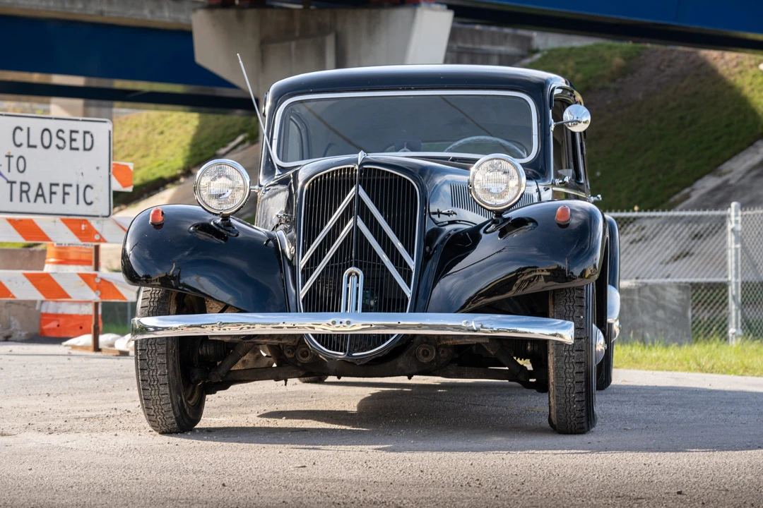 1956 Citroen Traction Avant - Image 5 of 31