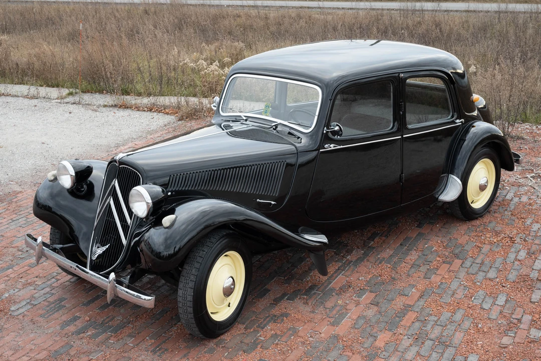 1956 Citroen Traction Avant - Image 2 of 31
