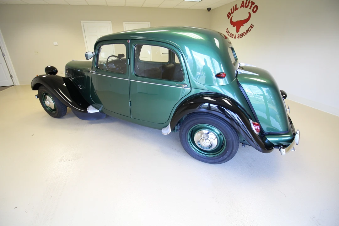 1956 Citroen Traction Avant - Image 9 of 31