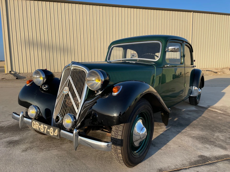 1956 Citroen Traction Avant - Image 2 of 31
