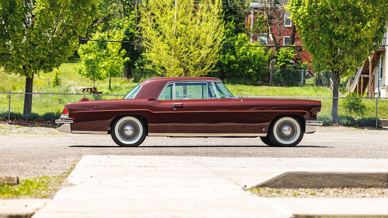 1956 Lincoln Continental Mark II - Image 4 of 31