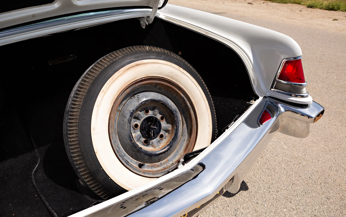 1956 Lincoln Continental Mark II - Image 27 of 31