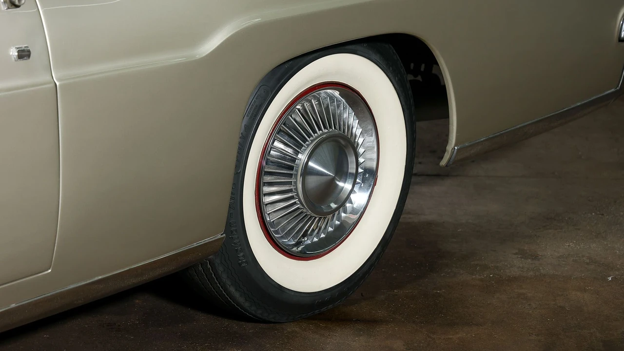 1956 Lincoln Continental Mark II - Image 19 of 31