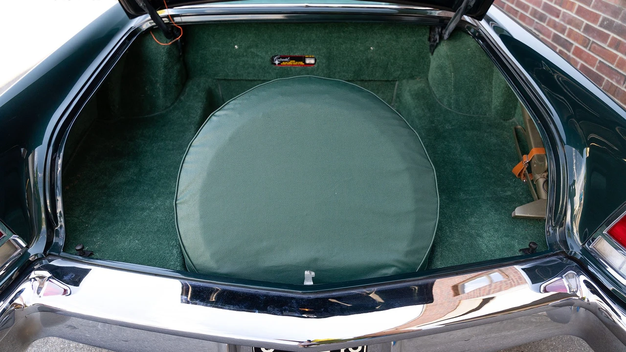 1956 Lincoln Continental Mark II - Image 17 of 20
