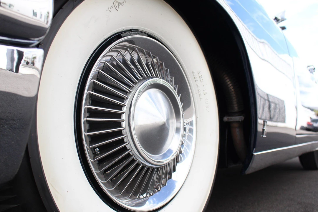 1956 Lincoln Continental Mark II - Image 6 of 9