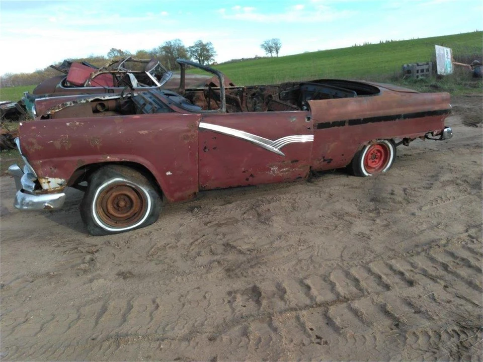 1956 Ford Fairlane 1st Gen - Image 4 of 15