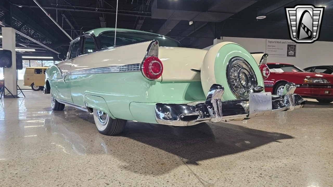 1956 Ford Crown Victoria - Image 4 of 21