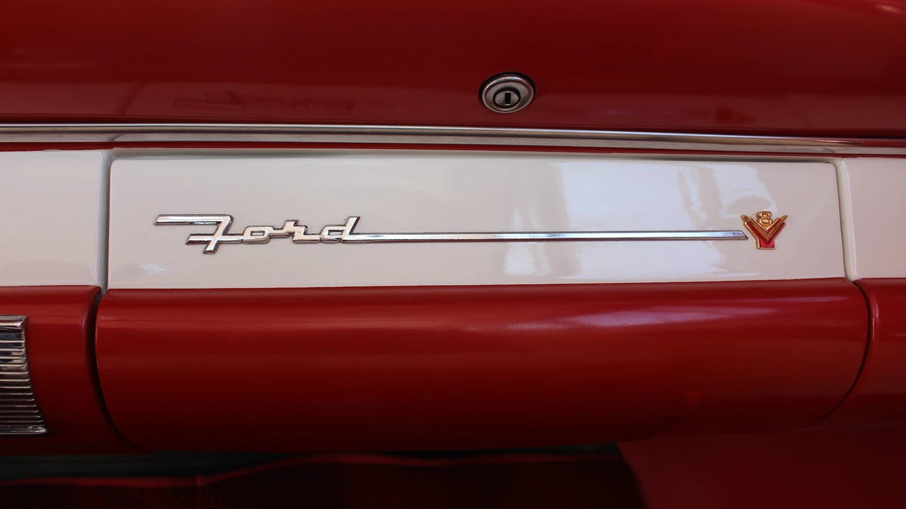 1956 Ford Crown Victoria - Image 6 of 31