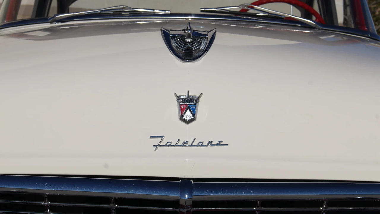 1956 Ford Crown Victoria - Image 19 of 31