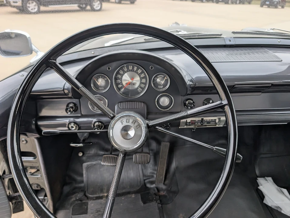 1956 Ford Customline - Image 9 of 10