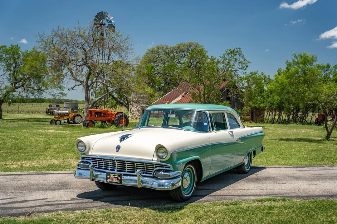 1956 Ford Customline - Image 10 of 21