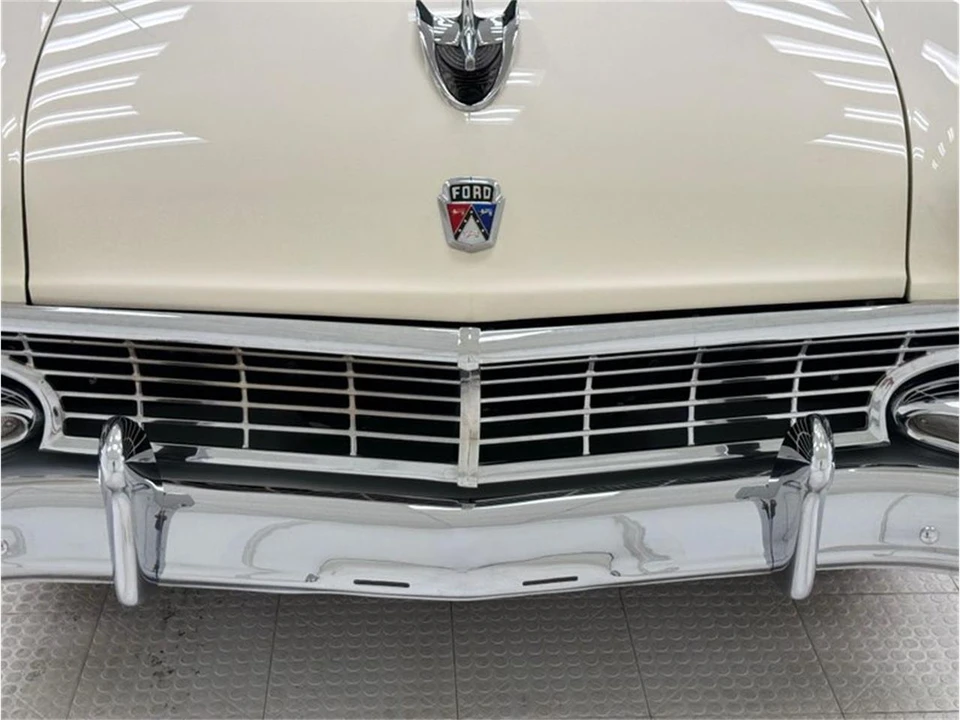 1956 Ford Customline - Image 9 of 31