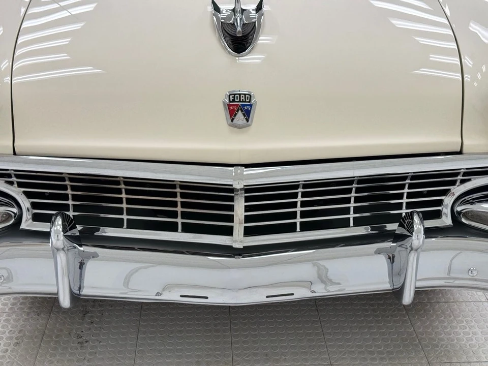 1956 Ford Customline - Image 9 of 31