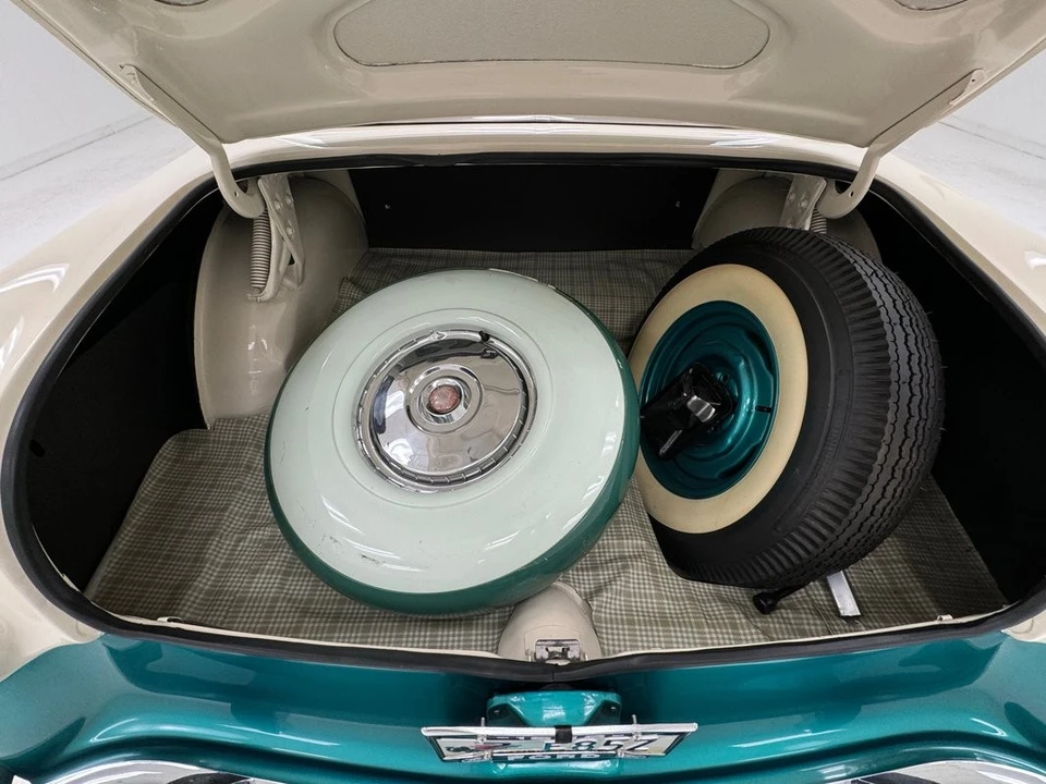 1956 Ford Customline - Image 27 of 31