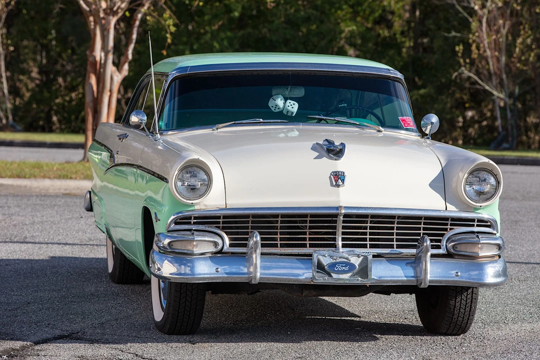 1956 Ford Customline - Image 9 of 31