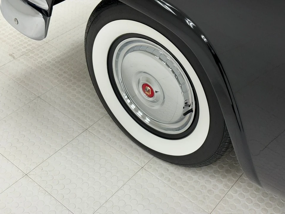 1956 Ford Fairlane 1st Gen - Image 13 of 31