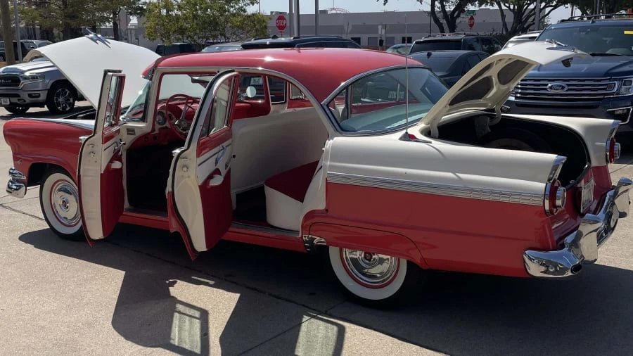1956 Ford Fairlane 1st Gen - Image 4 of 5