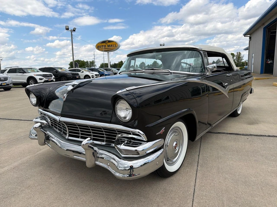 1956 Ford Fairlane 1st Gen - Image 14 of 31