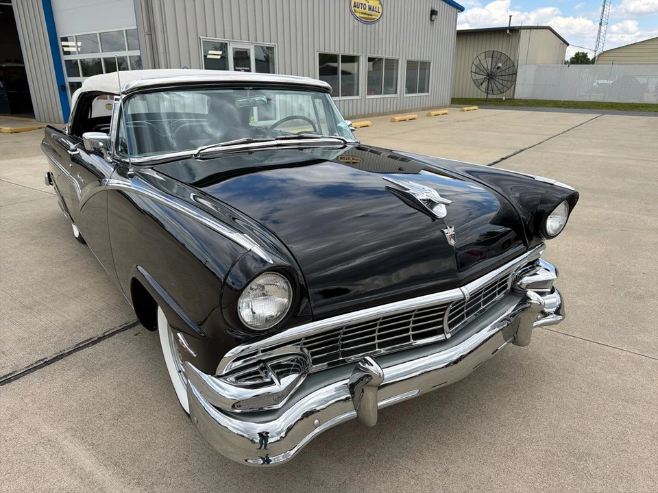 1956 Ford Fairlane 1st Gen - Image 27 of 31