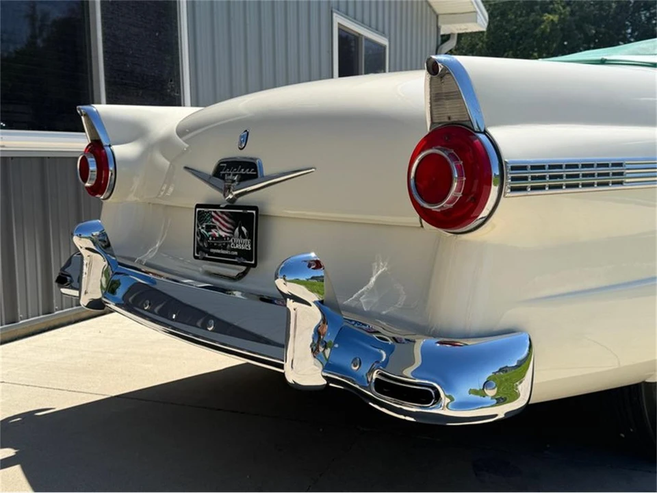 1956 Ford Fairlane 1st Gen - Image 9 of 31
