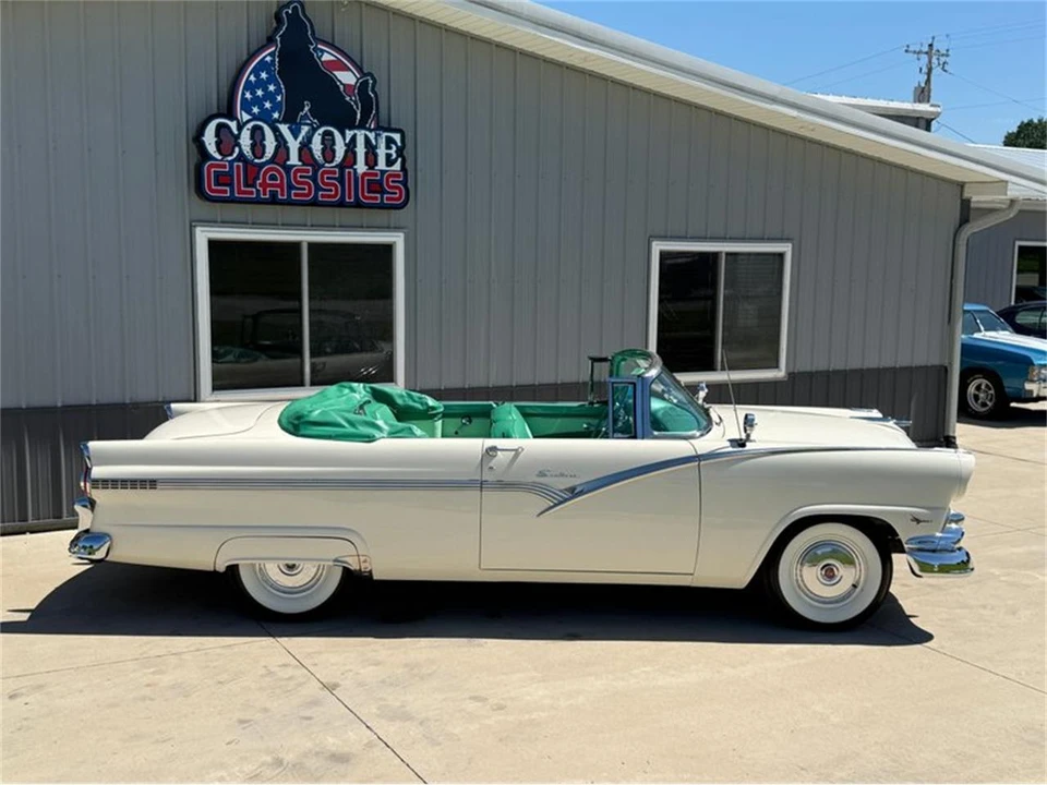 1956 Ford Fairlane 1st Gen - Image 11 of 31