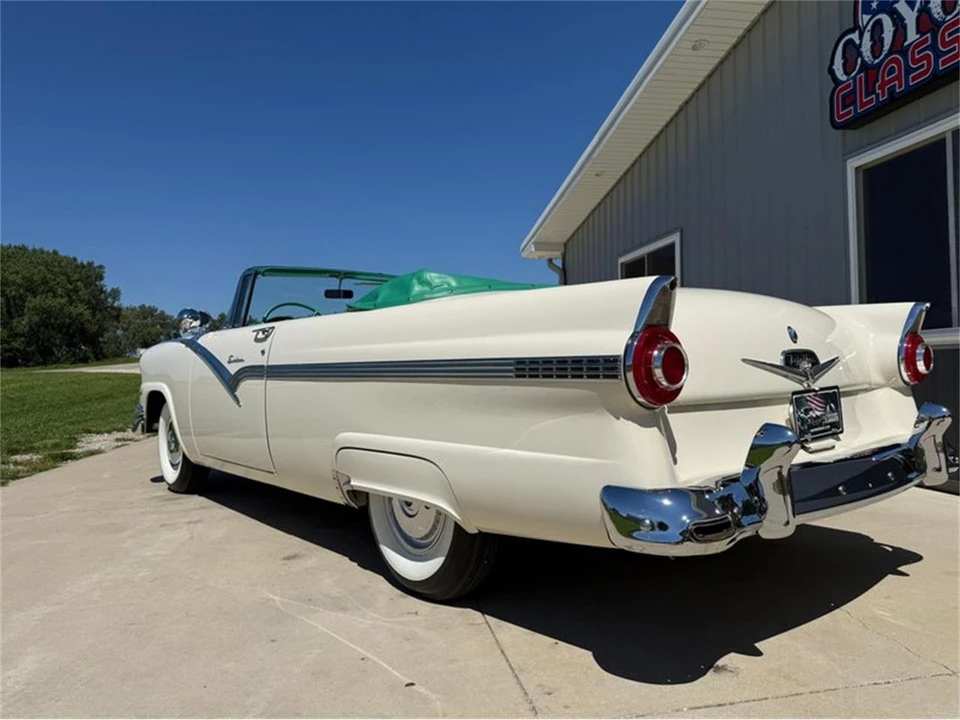 1956 Ford Fairlane 1st Gen - Image 28 of 31