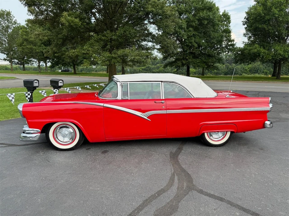 1956 Ford Fairlane 1st Gen - Image 14 of 31