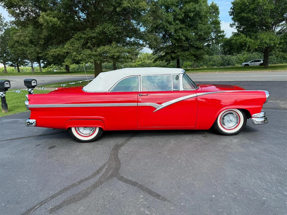 1956 Ford Fairlane 1st Gen - Image 20 of 31