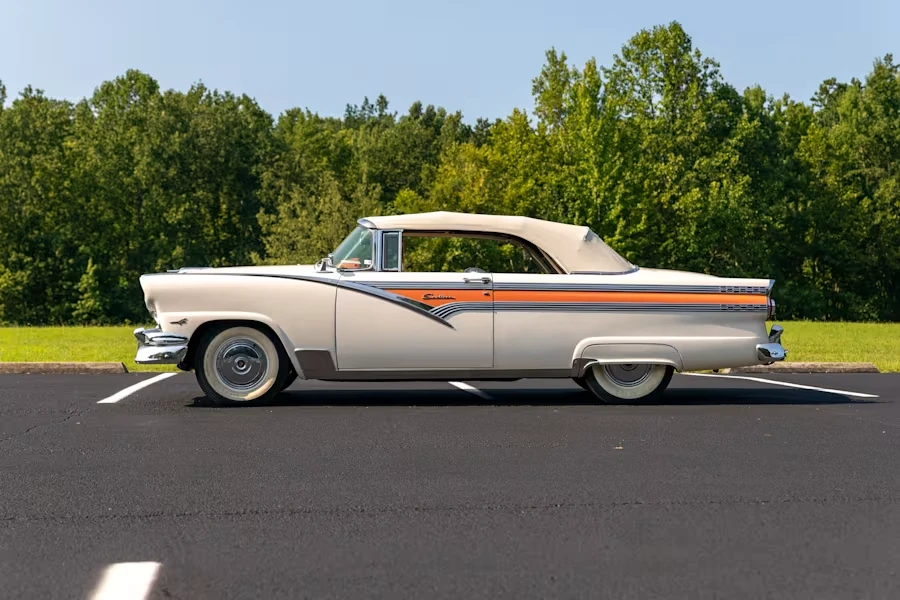 1956 Ford Fairlane 1st Gen - Image 9 of 29