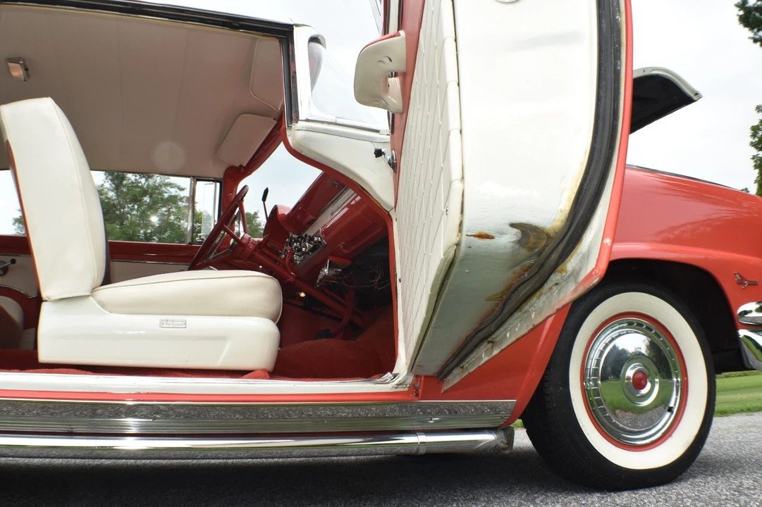 1956 Ford Fairlane 1st Gen - Image 27 of 31