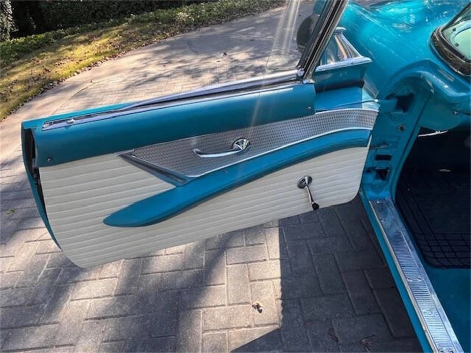 1956 Ford Thunderbird 1st Gen - Image 28 of 31