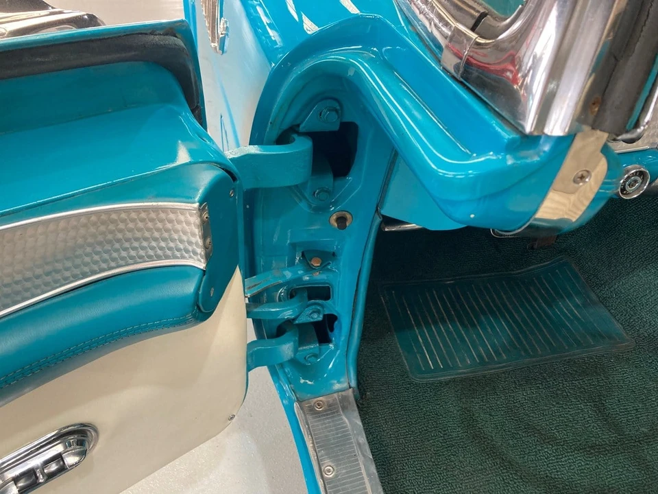 1956 Ford Thunderbird 1st Gen - Image 28 of 31