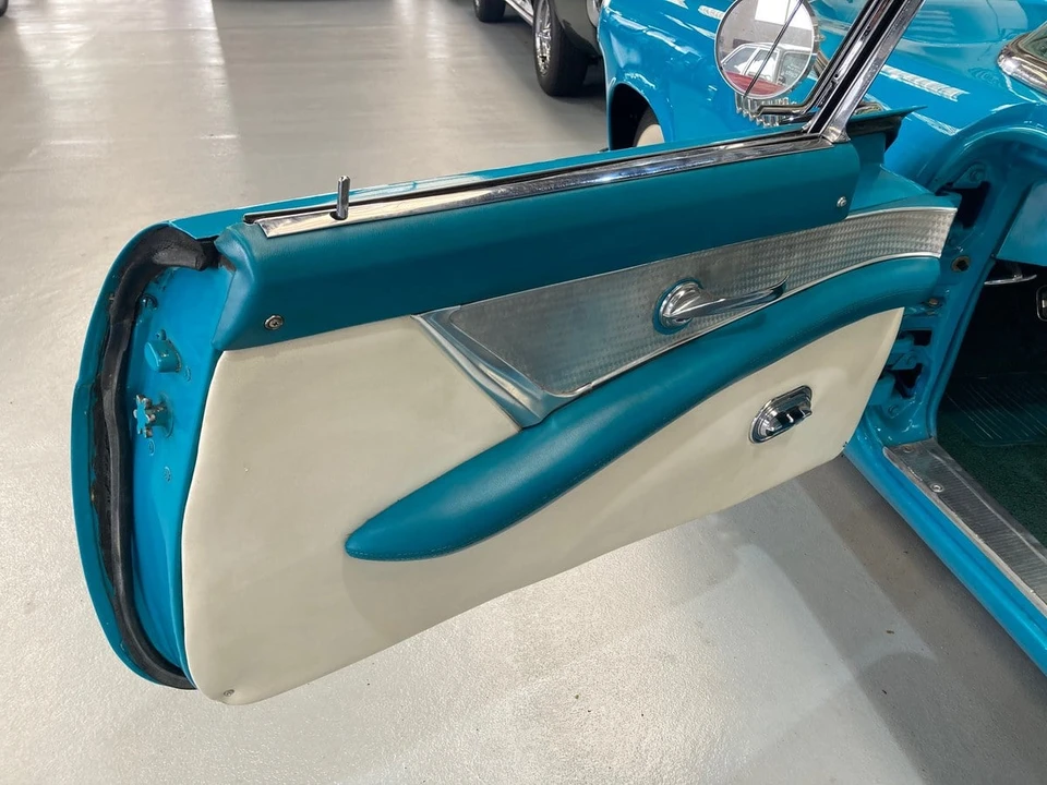 1956 Ford Thunderbird 1st Gen - Image 29 of 31
