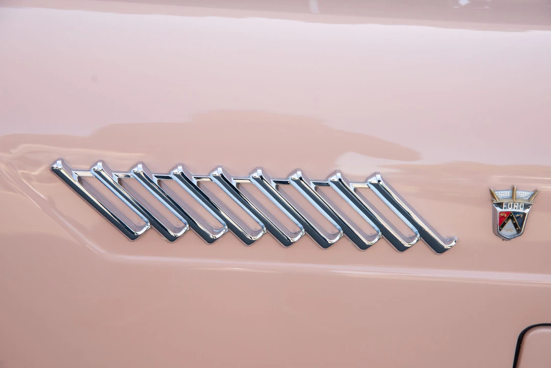 1956 Ford Thunderbird 1st Gen - Image 24 of 31