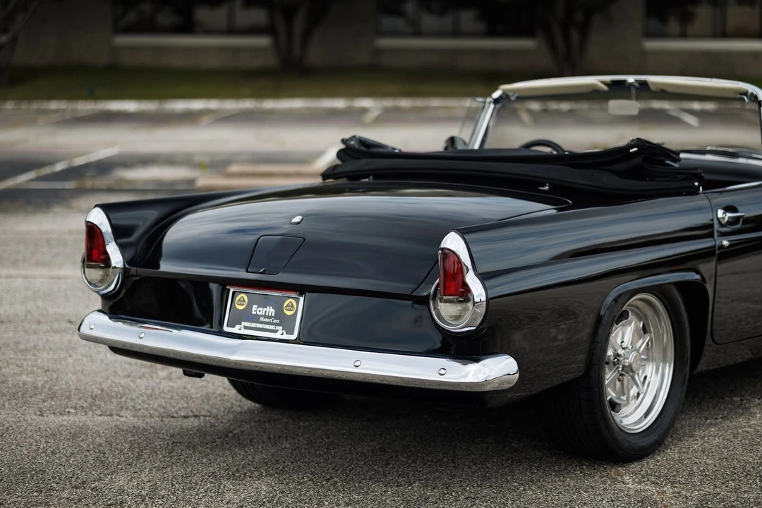 1956 Ford Thunderbird 1st Gen - Image 24 of 31