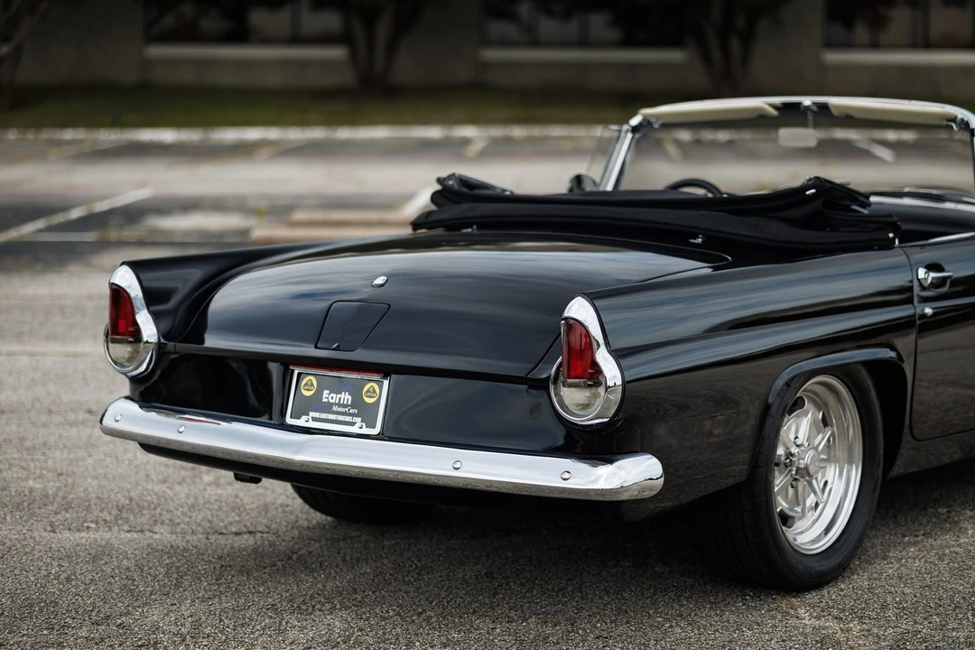 1956 Ford Thunderbird 1st Gen - Image 24 of 31
