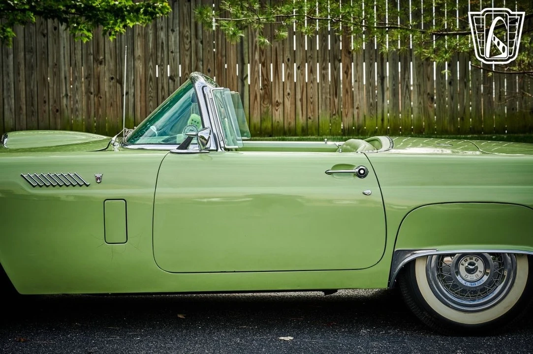 1956 Ford Thunderbird 1st Gen - Image 27 of 31