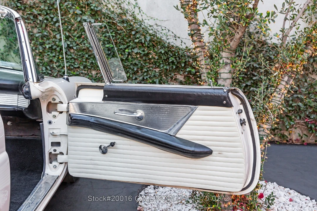 1956 Ford Thunderbird 1st Gen - Image 27 of 31