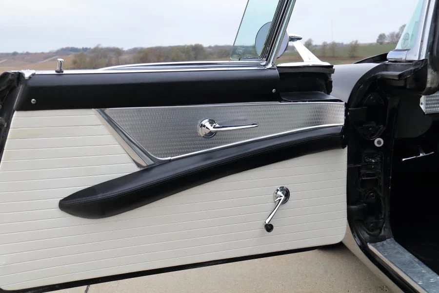 1956 Ford Thunderbird 1st Gen - Image 26 of 31