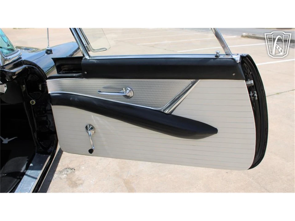 1956 Ford Thunderbird 1st Gen - Image 16 of 31