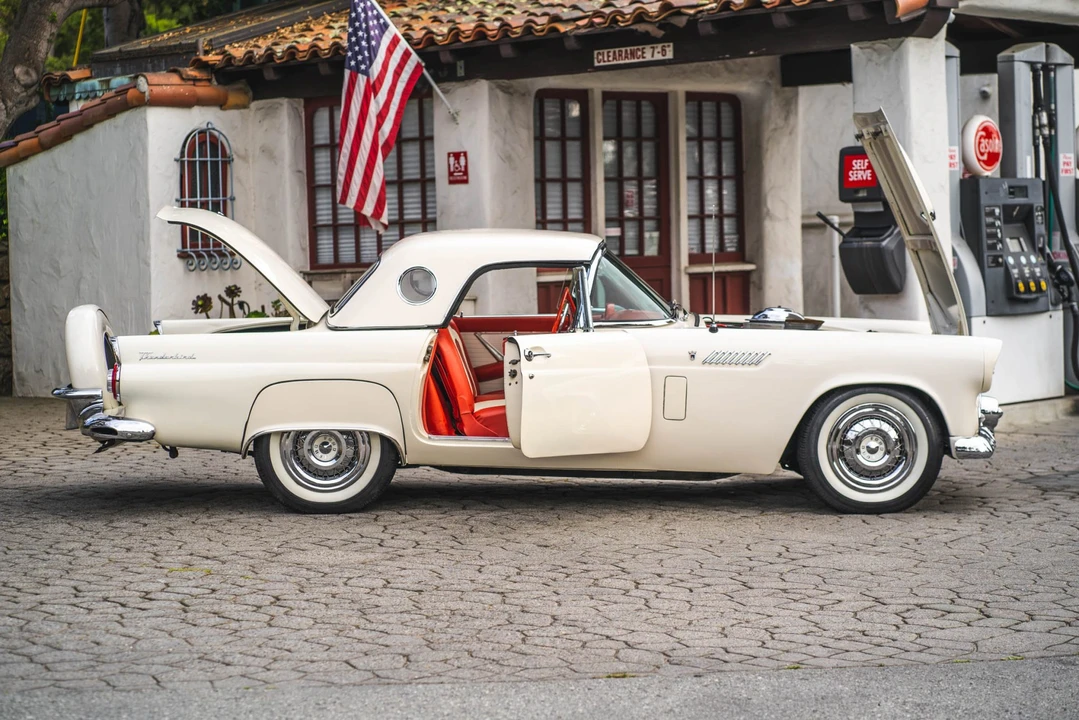 1956 Ford Thunderbird 1st Gen - Image 27 of 31