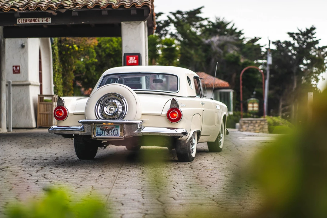 1956 Ford Thunderbird 1st Gen - Image 24 of 31