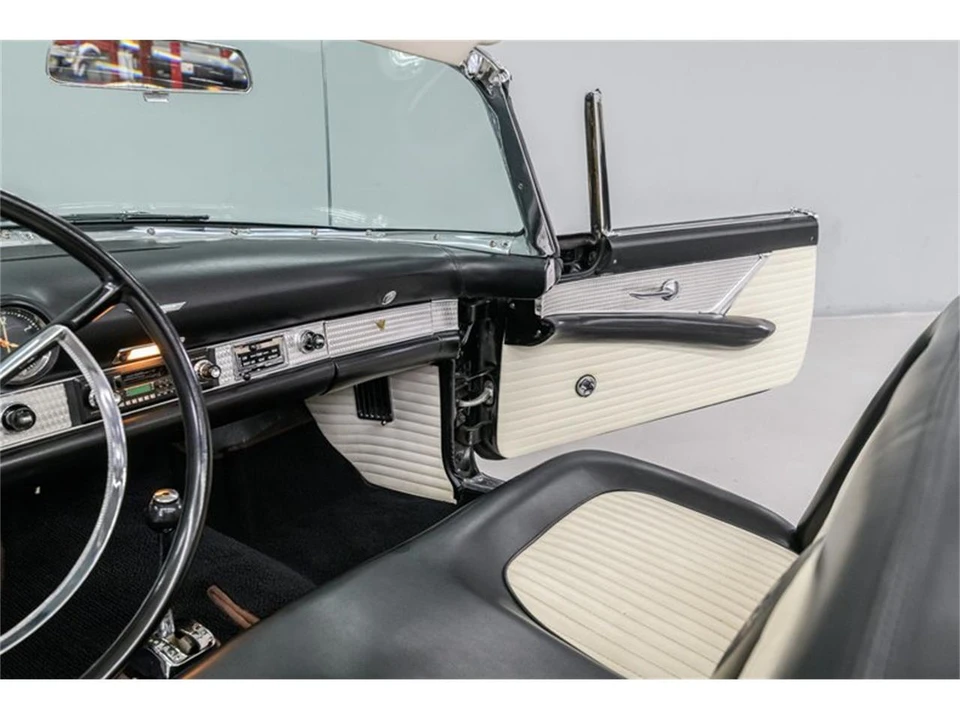1956 Ford Thunderbird 1st Gen - Image 21 of 31