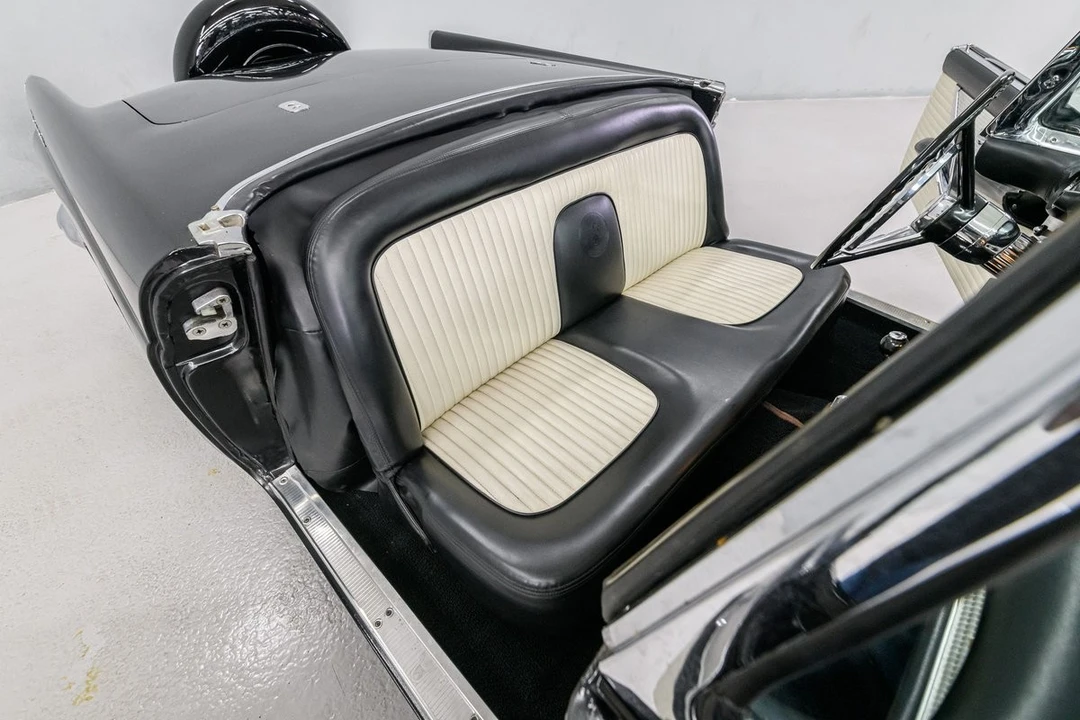 1956 Ford Thunderbird 1st Gen - Image 27 of 31