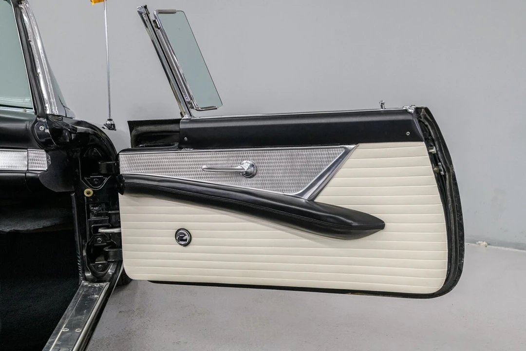 1956 Ford Thunderbird 1st Gen - Image 11 of 12
