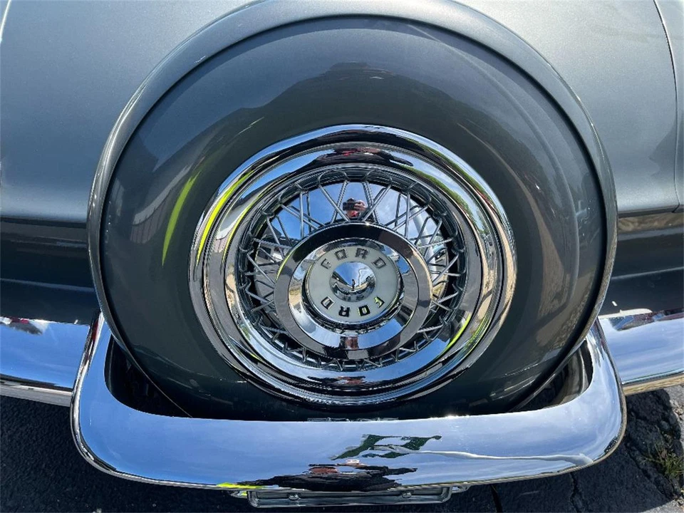 1956 Ford Thunderbird 1st Gen - Image 19 of 31
