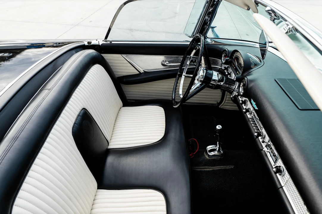 1956 Ford Thunderbird 1st Gen - Image 19 of 31
