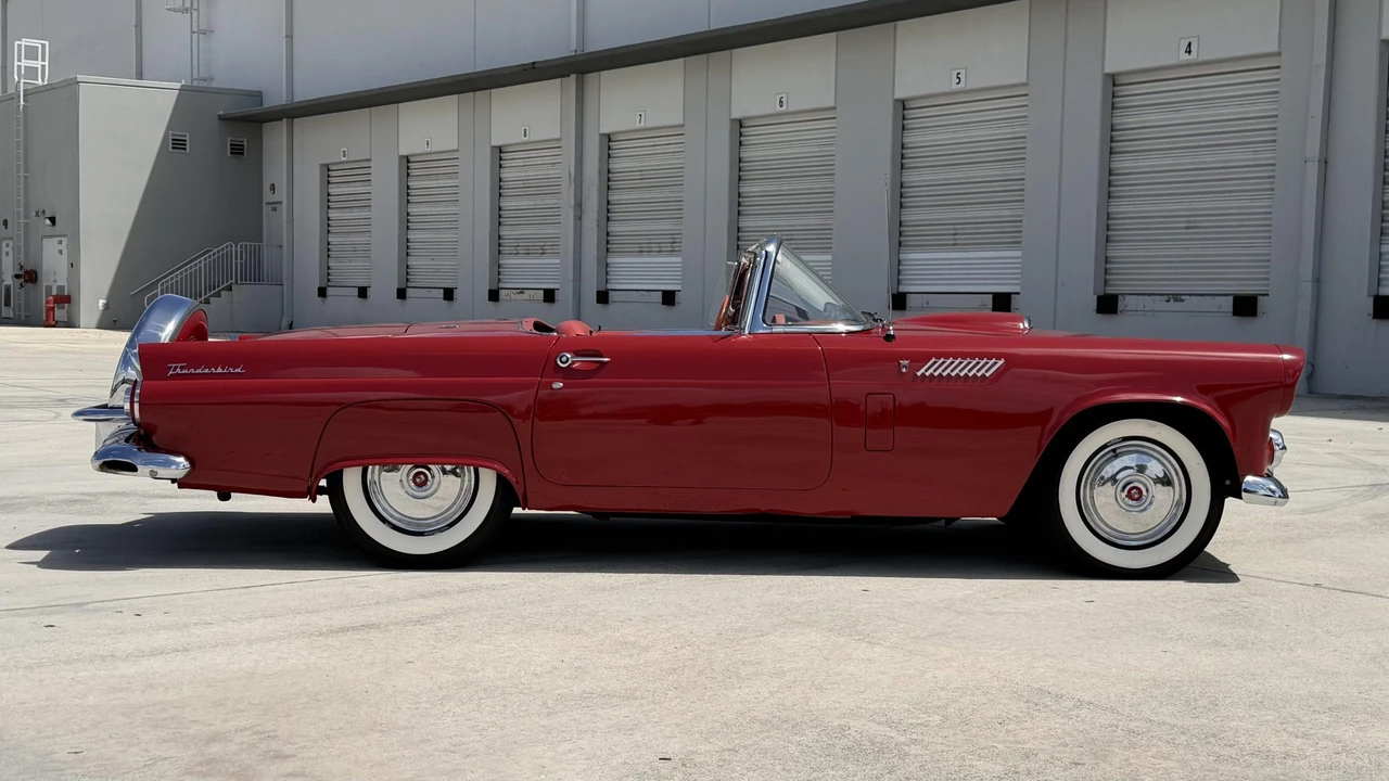 1956 Ford Thunderbird 1st Gen - Image 21 of 31