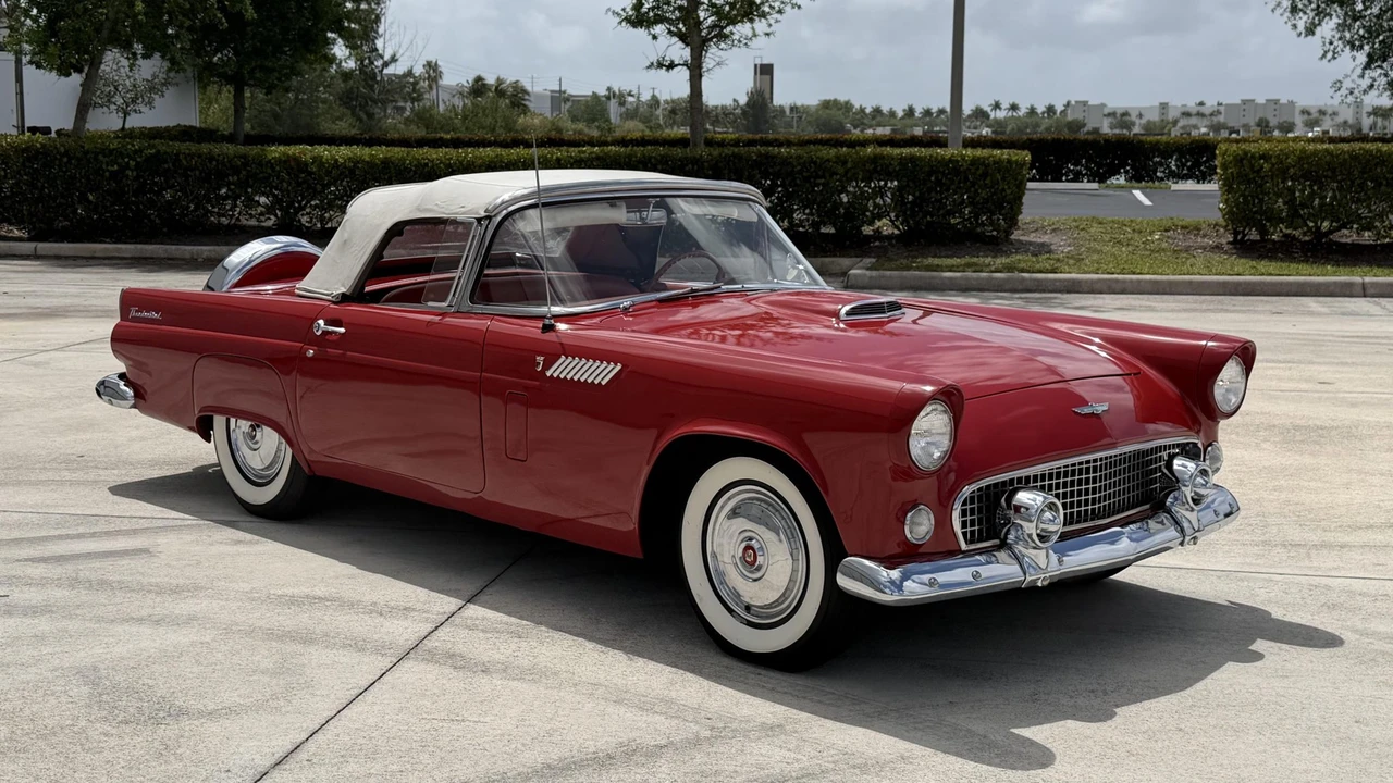 1956 Ford Thunderbird 1st Gen - Image 26 of 31